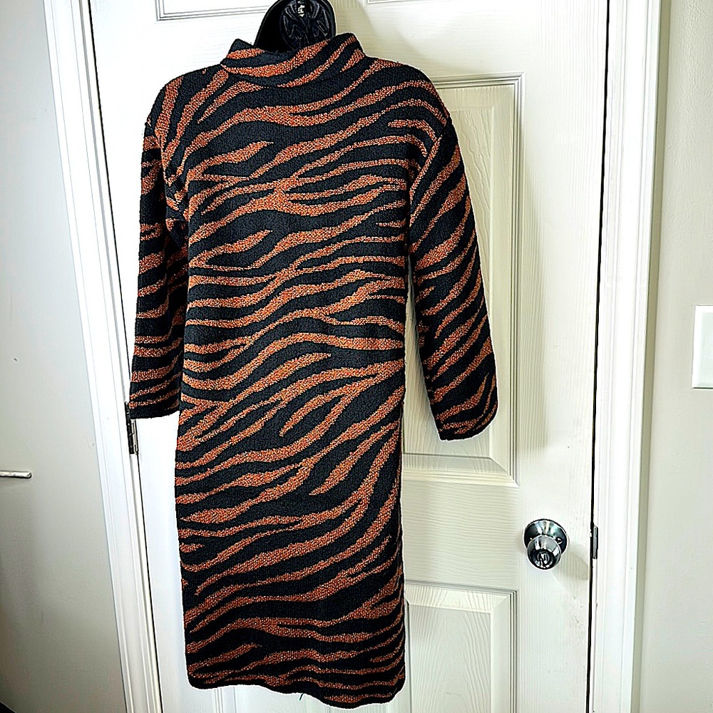 Leopard print, Sis?!!!! He will stand out in this ensemble. This is fitted for u - Picture 11 of 12